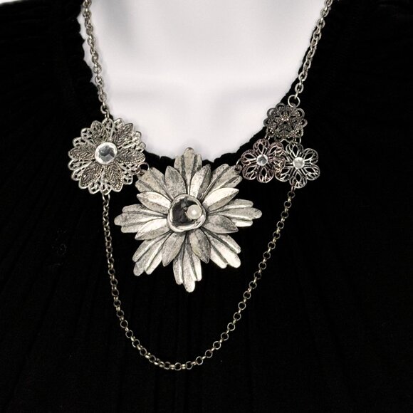 Vintage Metal Flower Drop Chain Neckace, Rhinestone and Pearl Accents, 20" - Picture 3 of 3